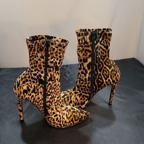 SO ME LEOPARD POINTED TOE SIDE ZIP CLOSURE ANKLE BOOT - Picture 7 of 14